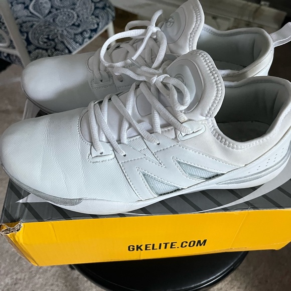 GK Elite Cheer Sneakers - Picture 2 of 6